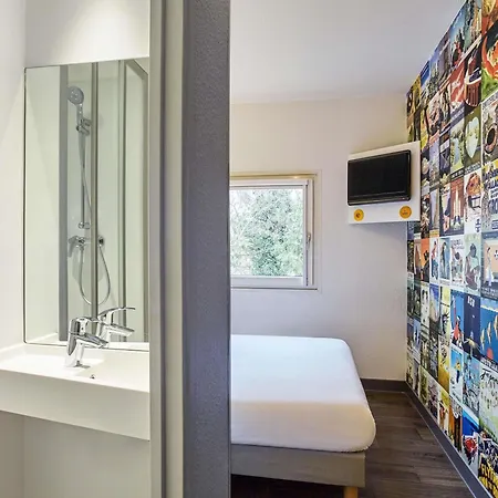 Szálloda Hotelf1 Chaumont