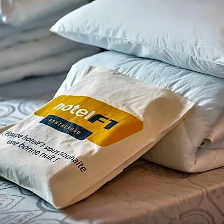 Отель Hotelf1 Шомон